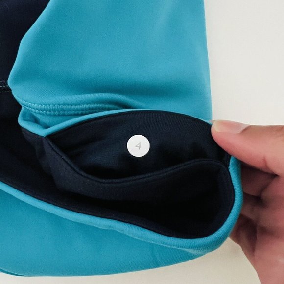 Lululemon Size 4 Crop Leggings Turquoise Blue High Rise Wide Flat Waistband - Picture 5 of 5